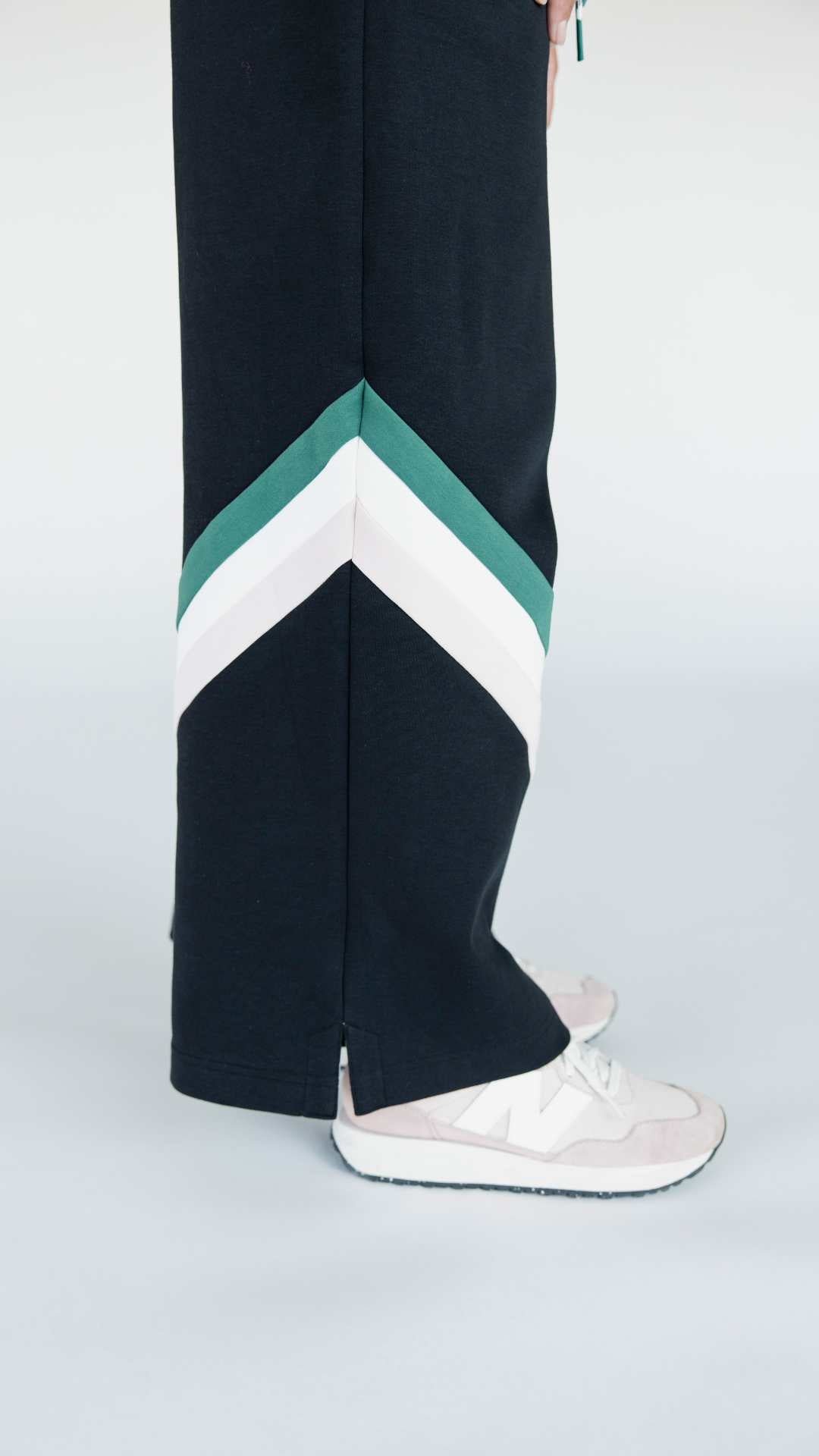 Suie Sweatpant - Black