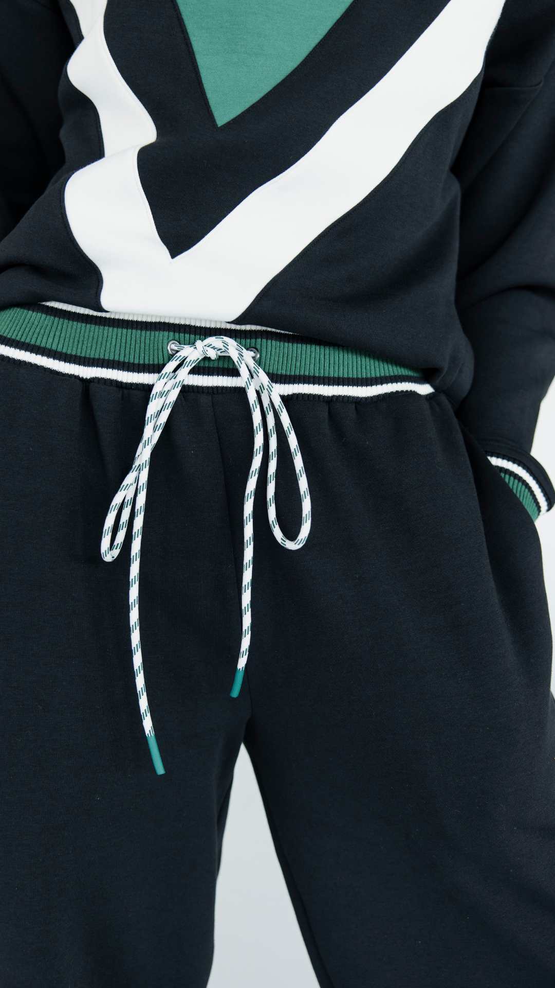 Suie Sweatpant - Black